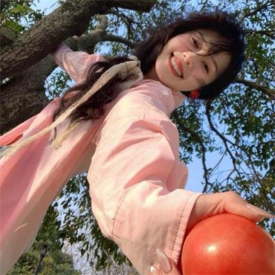 隔楼女孩:我们之间的层距